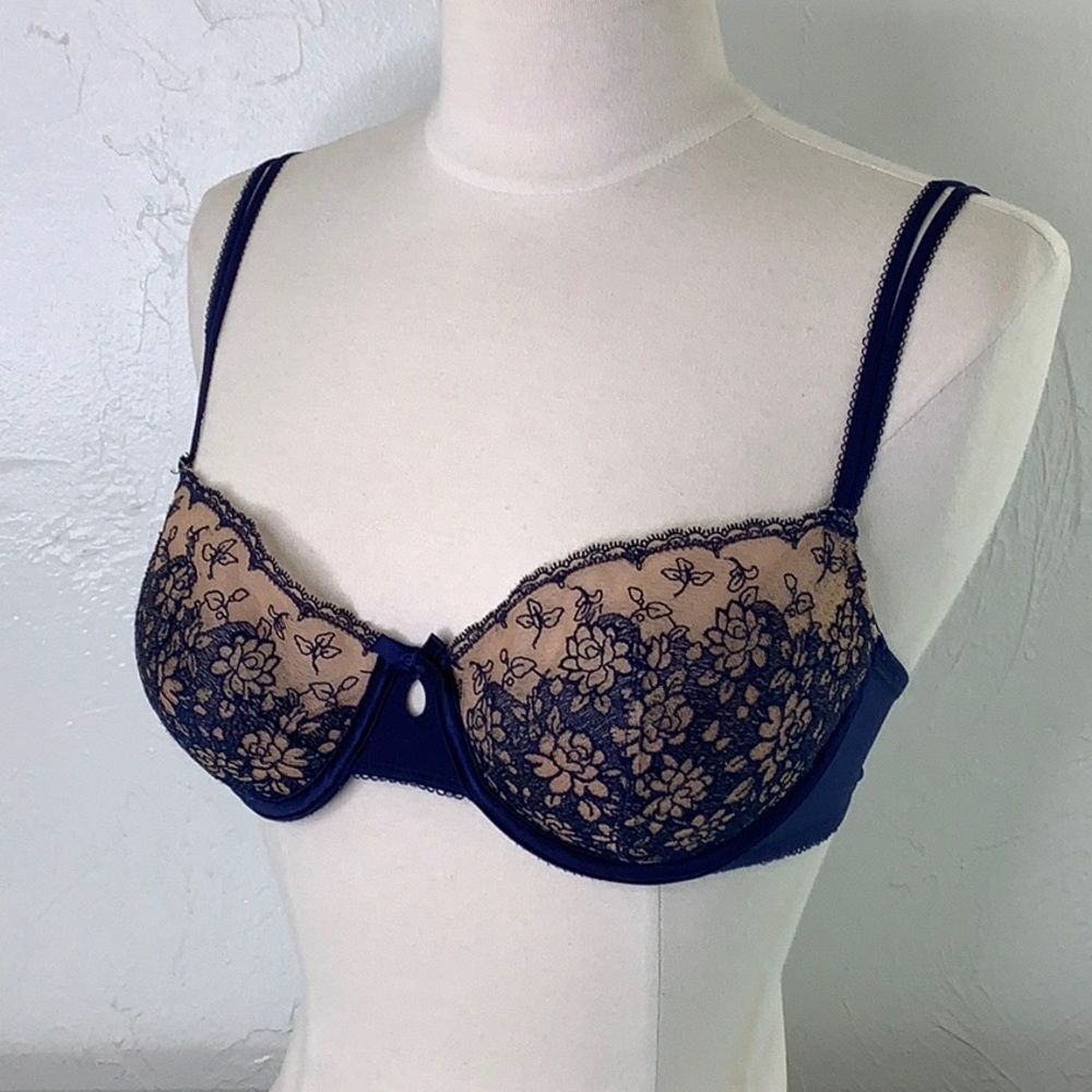 Victoria’s Secret Balconet push up lace semi sheer wired bra size 34C EUC